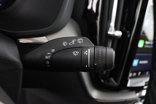 VOLVO XC60 PLUS DARK 2.0T8 RECHARGE + CARPLAY + GPS + CAMERA + PDC + CRUISE (ACC) + PANO + LEDER + ALU 