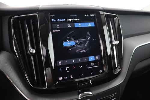 VOLVO XC60 PLUS DARK 2.0T8 RECHARGE + CARPLAY + GPS + CAMERA + PDC + CRUISE (ACC) + PANO + LEDER + ALU 