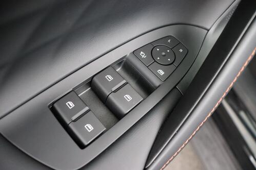 MG HS 1.5 TGI LUXURY PHEV + CARPLAY + GPS + CAMERA + PDC + CRUISE + ALU 