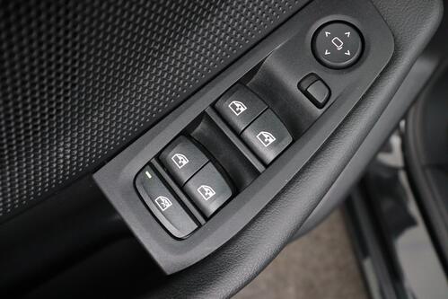 BMW 116 DA ADVANTAGE PACK BUSINESS + CARPLAY + GPS + PDC + CRUISE + ALU 