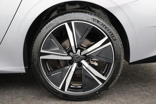 PEUGEOT 308 SW 1.2 GT PURETECH EAT8 + A/T + GPS + CARPLAY + CAMERA + PDC + CRUISE(ACC) + ALU 18