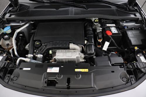 PEUGEOT 308 SW 1.2 GT PURETECH EAT8 + A/T + GPS + CARPLAY + CAMERA + PDC + CRUISE(ACC) + ALU 18