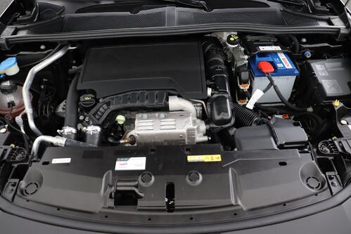 PEUGEOT 308 1.2 GT PURETECH EAT8 + A/T + GPS + CAMERA + PDC + CRUISE(ACC) + ALU 