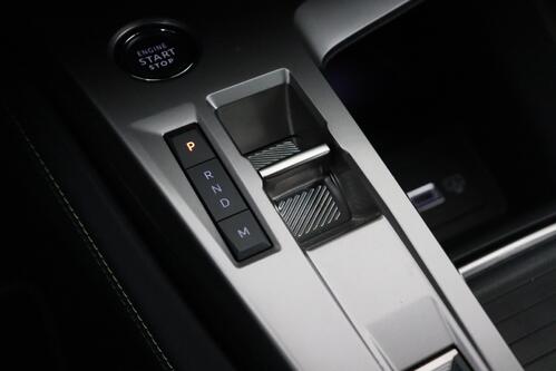 PEUGEOT 308 1.2 GT PURETECH EAT8 + A/T + GPS + CAMERA + PDC + CRUISE(ACC) + ALU 