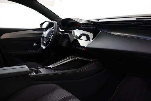 PEUGEOT 308 1.2 GT PURETECH EAT8 + A/T + GPS + CAMERA + PDC + CRUISE(ACC) + ALU 