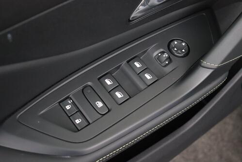 PEUGEOT 308 SW 1.2 GT PURETECH EAT8 + CARPLAY + GPS + CAMERA + PDC + CRUISE (ACC) + ALU 18