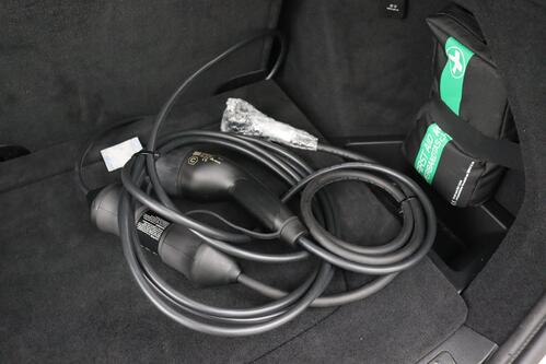 VOLVO XC90 PLUS BRIGHT 2.0 T8 RECHARGE GEARTRONIC + 7PL. + GPS + LEDER + CARPLAY + CAMERA + PDC + CRUISE + PANO DAK + ALU 21