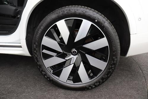 VOLVO XC90 PLUS BRIGHT 2.0 T8 RECHARGE GEARTRONIC + 7PL. + GPS + LEDER + CARPLAY + CAMERA + PDC + CRUISE + PANO DAK + ALU 21