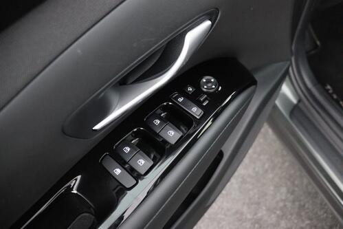 HYUNDAI Tucson 1.6 i TREND HYBRID  + CARPLAY + GPS + CAMERA + PDC + CRUISE (ACC) + ALU 17