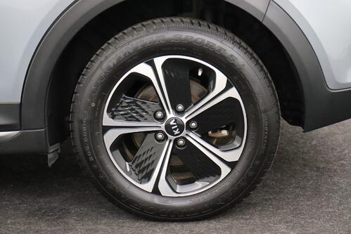 KIA XCeed BUSINESS LINE  1.6 GDi PHEV + A/T + GPS + CARPLAY + CAMERA + HALF/LEDER + OPEN DAK + CRUISE + ALU 16