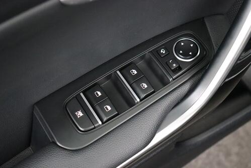 KIA XCeed BUSINESS LINE  1.6 GDi PHEV + A/T + GPS + CARPLAY + CAMERA + HALF/LEDER + OPEN DAK + CRUISE + ALU 16