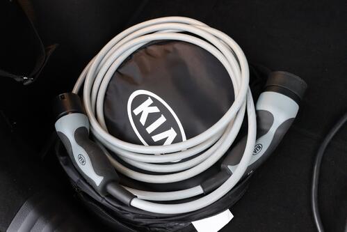 KIA XCeed BUSINESS LINE  1.6 GDi PHEV + A/T + GPS + CARPLAY + CAMERA + HALF/LEDER + OPEN DAK + CRUISE + ALU 16