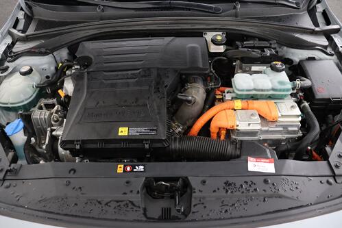 KIA XCeed BUSINESS LINE  1.6 GDi PHEV + A/T + GPS + CARPLAY + CAMERA + HALF/LEDER + OPEN DAK + CRUISE + ALU 16