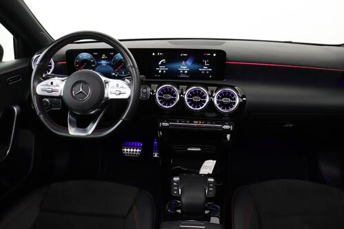 MERCEDES-BENZ A 180 dA + GPS + CARPLAY + LEDER/ALCANTARA + PDC + CRUISE + OPEN DAK + ALU 18
