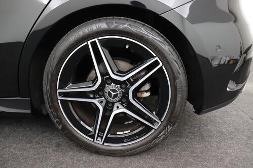 MERCEDES-BENZ A 180 dA + GPS + CARPLAY + LEDER/ALCANTARA + PDC + CRUISE + OPEN DAK + ALU 18