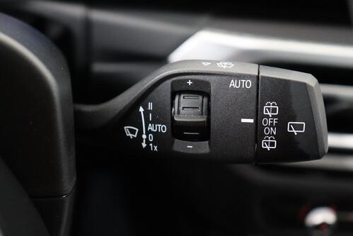 BMW 320 e TOURING SPORT iA  M-SPORT + GPS + CARPLAY + CAMERA + LEDER/ALCANTARA + PDC + CRUISE + PANO DAK + ALU 