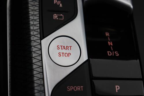 BMW 320 e TOURING SPORT iA  M-SPORT + GPS + CARPLAY + CAMERA + LEDER/ALCANTARA + PDC + CRUISE + PANO DAK + ALU 