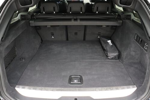 BMW 320 e TOURING SPORT iA  M-SPORT + GPS + CARPLAY + CAMERA + LEDER/ALCANTARA + PDC + CRUISE + PANO DAK + ALU 