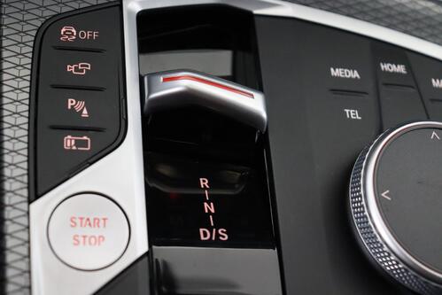 BMW 320 e TOURING SPORT iA  M-SPORT + GPS + CARPLAY + CAMERA + LEDER/ALCANTARA + PDC + CRUISE + PANO DAK + ALU 