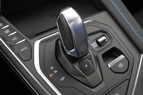 LYNK & CO 01 1.5T PHEV  + A/T + GPS + CARPLAY + CAMERA + PDC + CRUISE + PANO DAK + ALU 20