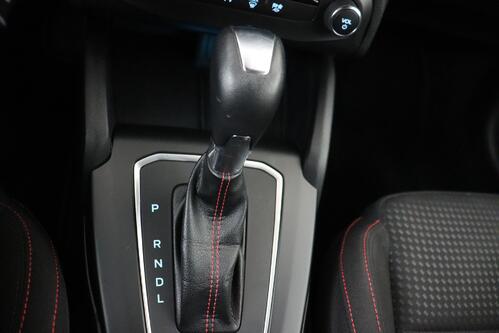 FORD Focus ST-LINE MHEV  + CARPLAY + GPS + CAMERA + PDC + CRUISE (ACC) + ALU 17