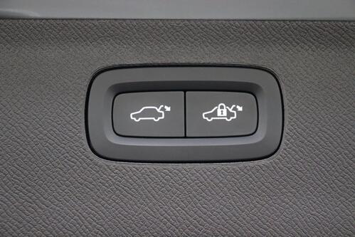 VOLVO XC90 PLUS BRIGHT 2.0 T8 RECHARGE GEARTRONIC + 7PL. + GPS + LEDER + CAMERA + PDC + PANO DAK + CRUISE + ALU 20 + TREKHAAK