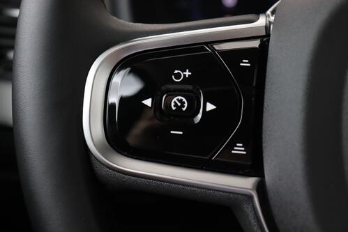 VOLVO XC90 PLUS BRIGHT 2.0 T8 RECHARGE GEARTRONIC + 7PL. + GPS + LEDER + CAMERA + PDC + PANO DAK + CRUISE + ALU 20 + TREKHAAK