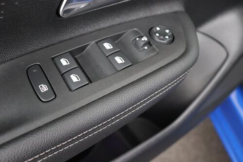 OPEL Mokka ULTIMATE 1.2 TURBO START STOP AT8 + CARPLAY + CAMERA + PDC + CRUISE + ALU 