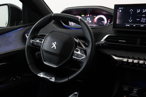 PEUGEOT 5008 GT-LINE 1.2 PURETECH EAT8 + 7PL. + A/T + GPS + CARPLAY + CAMERA + PDC + CRUISE(ACC) + ALU 18