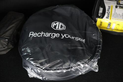 MG HS LUXURY 1.5 TGI  PHEV + A/T + CARPLAY + LEDER + CAMERA + PDC + CRUISE (ACC) + ALU 