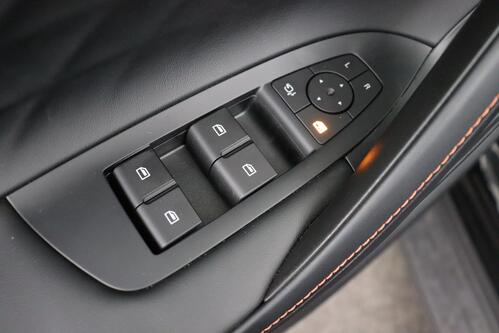 MG HS LUXURY 1.5 TGI PHEV + A/T + GPS + CARPLAY + LEDER + CAMERA + PDC + CRUISE (ACC) + ALU 19