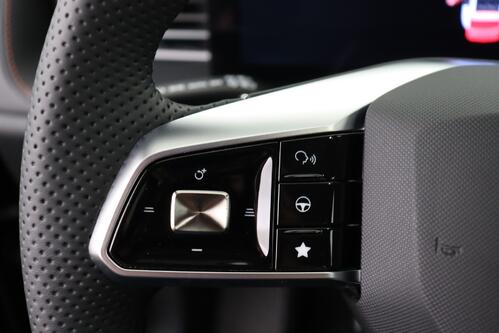 MG HS LUXURY 1.5 TGI PHEV + A/T + GPS + CARPLAY + LEDER + CAMERA + PDC + CRUISE (ACC) + ALU 19