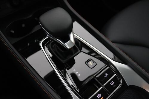 MG HS  LUXURY 1.5 TGI  PHEV + A/T + CARPLAY + LEDER + CAMERA + PDC + CRUISE (ACC) + ALU 19