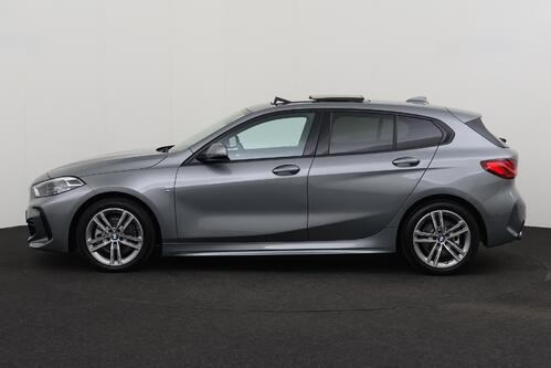 BMW 118  M-SPORT iA STEPTRONIC + GPS + CARPLAY + CAMERA + PDC + CRUISE + OPEN DAK + HALF/LEDER + ALU