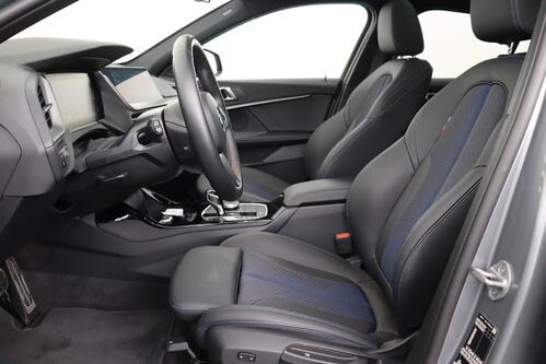 BMW 118  M-SPORT iA STEPTRONIC + GPS + CARPLAY + CAMERA + PDC + CRUISE + OPEN DAK + HALF/LEDER + ALU