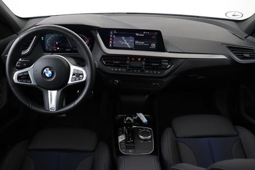 BMW 118  M-SPORT iA STEPTRONIC + GPS + CARPLAY + CAMERA + PDC + CRUISE + OPEN DAK + HALF/LEDER + ALU