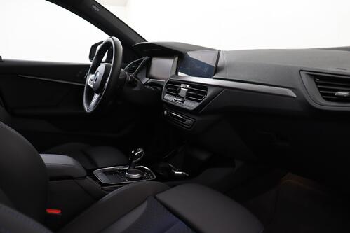 BMW 118  M-SPORT iA STEPTRONIC + GPS + CARPLAY + CAMERA + PDC + CRUISE + OPEN DAK + HALF/LEDER + ALU