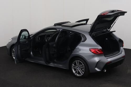 BMW 118  M-SPORT iA STEPTRONIC + GPS + CARPLAY + CAMERA + PDC + CRUISE + OPEN DAK + HALF/LEDER + ALU