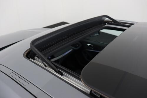 BMW 118  M-SPORT iA STEPTRONIC + GPS + CARPLAY + CAMERA + PDC + CRUISE + OPEN DAK + HALF/LEDER + ALU