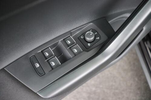 VOLKSWAGEN Polo R-LINE 1.0 TSI DSG  + GPS + CARPLAY + CAMERA + PDC + OPEN DAK + CRUISE(ACC) + ALU 17