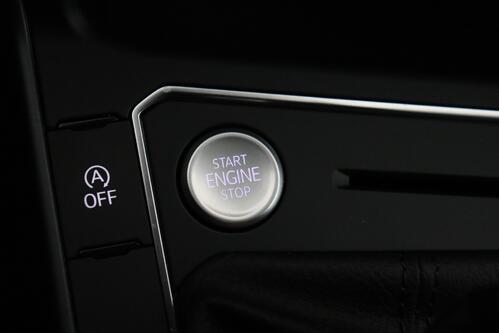 VOLKSWAGEN Polo R-LINE 1.0 TSI DSG  + GPS + CARPLAY + CAMERA + PDC + OPEN DAK + CRUISE(ACC) + ALU 17