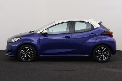 TOYOTA Yaris 1.5i  HYBRID CVT + A/T + GPS + CAMERA + PDC + CRUISE + ALU 