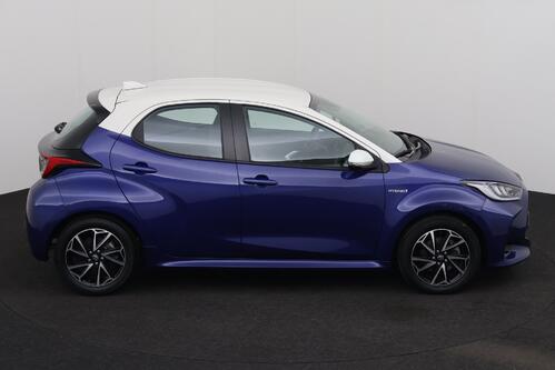 TOYOTA Yaris 1.5i  HYBRID CVT + A/T + GPS + CAMERA + PDC + CRUISE + ALU 