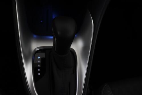 TOYOTA Yaris 1.5i  HYBRID CVT + A/T + GPS + CAMERA + PDC + CRUISE + ALU 