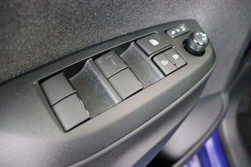 TOYOTA Yaris 1.5i  HYBRID CVT + A/T + GPS + CAMERA + PDC + CRUISE + ALU 