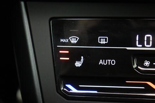 VOLKSWAGEN Polo R-LINE 1.0 TSI DSG  + GPS + CARPLAY + CAMERA + PDC + OPEN DAK + CRUISE(ACC) + ALU 17