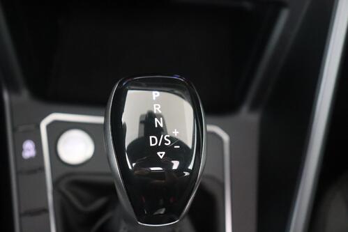 VOLKSWAGEN Polo R-LINE 1.0 TSI DSG  + GPS + CARPLAY + CAMERA + PDC + OPEN DAK + CRUISE(ACC) + ALU 17