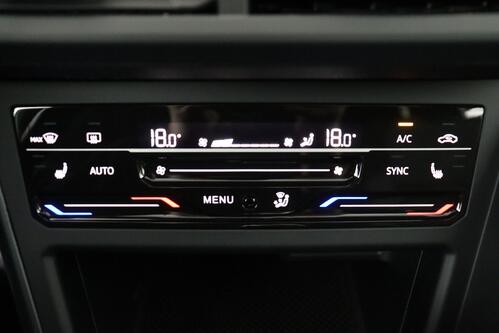 VOLKSWAGEN Polo 1.0 TSI DSG R-LINE + CARPLAY + GPS + CAMERA + PDC + CRUISE (ACC) + SCHUIFDAK + ALU 17