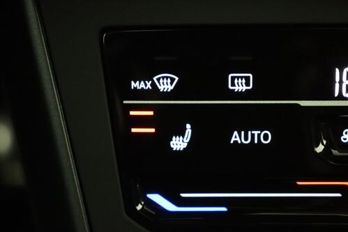 VOLKSWAGEN Polo 1.0 TSI DSG R-LINE + CARPLAY + GPS + CAMERA + PDC + CRUISE (ACC) + SCHUIFDAK + ALU 17