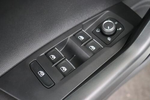 VOLKSWAGEN Polo 1.0 TSI DSG R-LINE + CARPLAY + GPS + CAMERA + PDC + CRUISE (ACC) + SCHUIFDAK + ALU 17